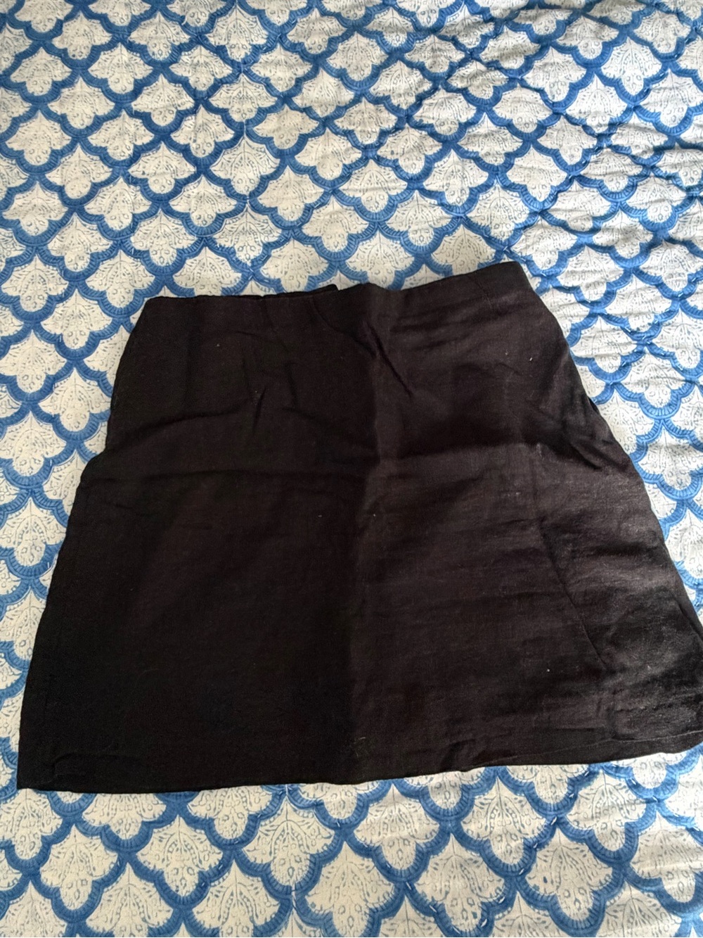 Abercrombie black skirt - Picture 2 of 3